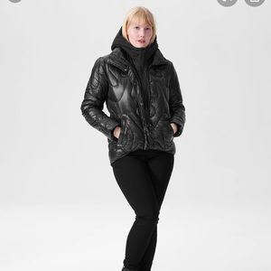 Universal standard Josie puffer (2xs=6-8)